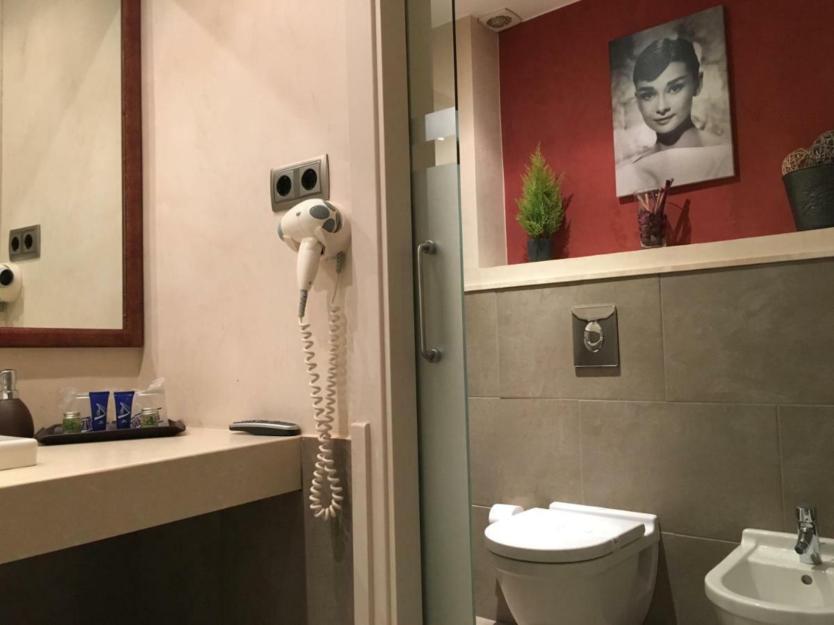 Hotel Calabria La Garriga Εξωτερικό φωτογραφία