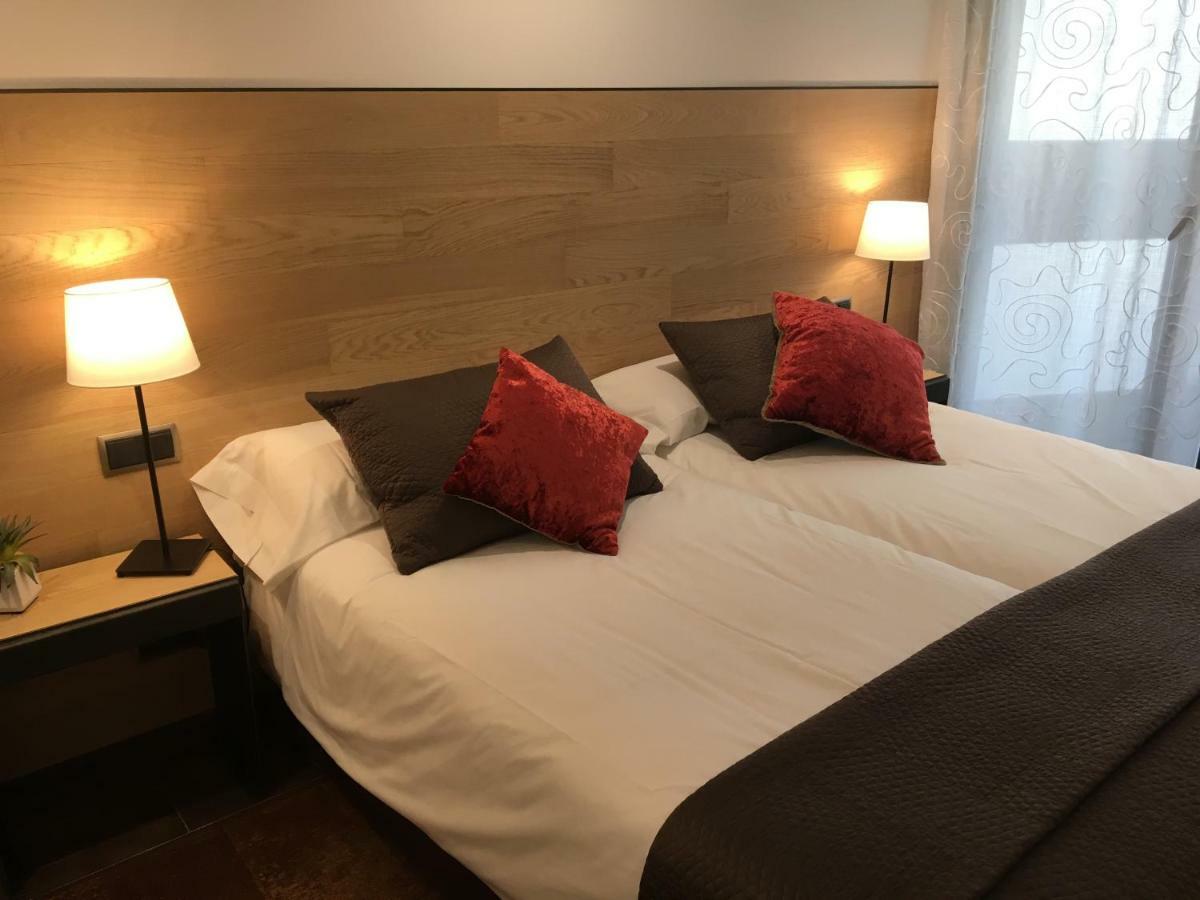 Hotel Calabria La Garriga Εξωτερικό φωτογραφία